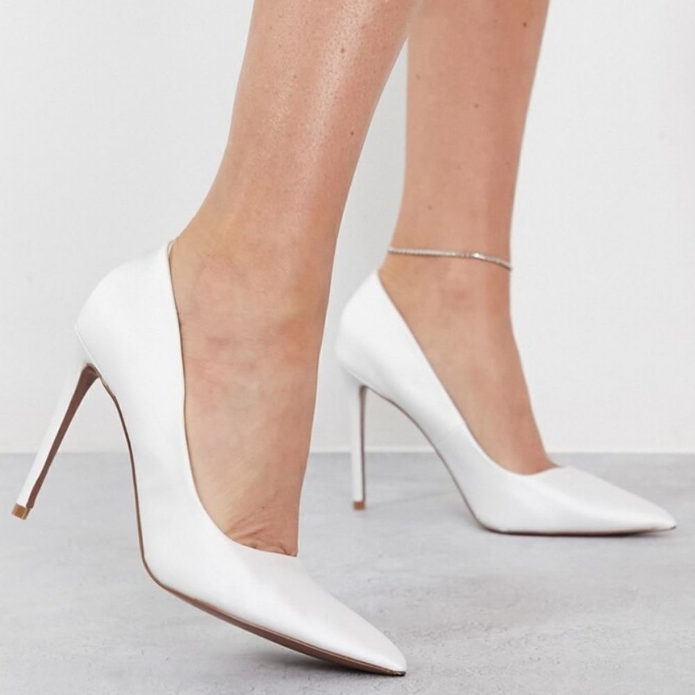 CALVIN KLEIN NILLY LOW HEEL POINTED TOE WOMEN"S SLIP-ON SHOE